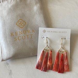 Kendra Scott Layton Gold Statement Earrings in Red Oyster
